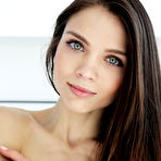 Fourth pic of Elizabeth Skinny Shaved Girl Spreads