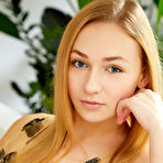 First pic of Jenny Wild Nude Leggy Babe