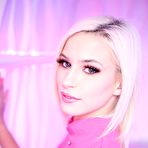 First pic of Kiara Cole Gives Head at Swallow Salon