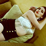 Second pic of Busty Alt babe posing her amazing body