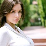Fourth pic of Sophie Mudd showing her perfect natural body