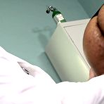 Second pic of Doctor fingers black butt - EPORNER