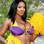 First pic of ebony cheerleader action