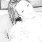 First pic of Lady La Perle dreaming in bed