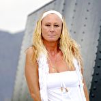 Fourth pic of NatalieK outdoor showing off