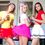 First pic of Kenia Naked with her Friends
