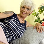 First pic of Mature lady playing with hairy pussy | The Hairy Lady Blog