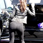 Second pic of Kelly Brook rug shopping in West Hollywood - 11 Pics | xHamster