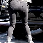 Fourth pic of Kelly Brook rug shopping in West Hollywood - 11 Pics | xHamster