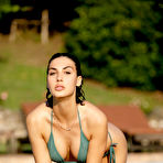 First pic of Gena Miller peels off her green bikini in the blistering sun