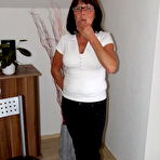 First pic of This naughty mama loves to get naked