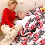 First pic of Moms Moms Moms: Website fully dedicated to MILFs seducing innocent guys