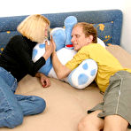 First pic of Moms Moms Moms: Website fully dedicated to MILFs seducing innocent guys