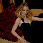 First pic of This kinky mature slut loves a good fist up her snatch