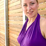 First pic of Hairy Nicole strips outside