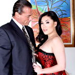 First pic of London Keyes gets loads dropped on her from Nick Manning - Cam Porn - Catalina Cruz's Official PornStar Website