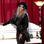 First pic of Sally D'Angelo - Burying The Dick 10 Inch Deep - My Free Pornstars