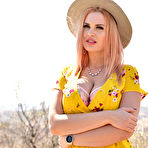 First pic of Alexsis Faye Boobies On A Sunny Day - Prime Curves