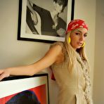 First pic of Beauty blonde Hayley Marie in her tight retro jeans