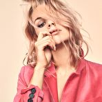 Third pic of Davina Michelle - Free pics, galleries & more at Babepedia