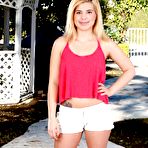 First pic of Rikki Rumor Lets You Get a Peek At Her Body