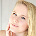 Fourth pic of Jullia Brown Dreamy Natural Blonde