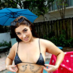 First pic of Vivian Taylor seduces him with her bootylicious butt
