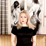 First pic of Daisy Woods amateur tease