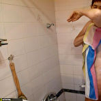 Third pic of Henrieta Granny in shower is sexy too