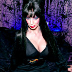 First pic of  Shanda Fay! 