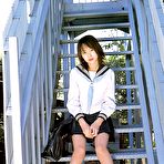 Second pic of Japanese idol Emi Hasegawa teasing in skirt and high heels | Erotic Beauties