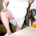First pic of Ramona - Breasted plump grandma with fat ass toys hole
