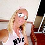First pic of Natalie K Spreading and fingering