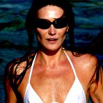 Third pic of Buster Paparazzi - Carla Bruni