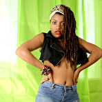 Second pic of Ariane  in Ariane  in black women