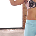 Second pic of Kelli Smith - Gym Babe Bribe - Free photos of stripping girls from BoppingBabes.com