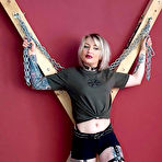 Second pic of boundstudio Roxxxi-Shortly-crossed