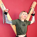 Third pic of boundstudio Roxxxi-Shortly-crossed