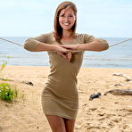 First pic of Smiling hottie wants to have some naughty adventures near the ocean