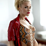 First pic of ReutyQ Busty Blonde StasyQ - FoxHQ