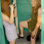 Second pic of This mature slut gets fistfucked in a driving car