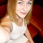 First pic of Pretty blonde shows her naked body on camera at HomeMoviesTube.com