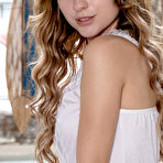 First pic of Aleida Kinky Babe Spreads