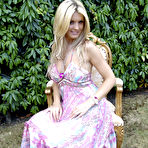 First pic of Lana Blond babe nude in the garden