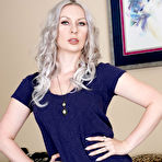 First pic of Sydney Paige Released: Sep 3rd, 2021 - AllOver30.com&reg;