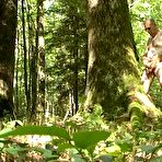 Third pic of Branle en for&ecirc;t - AmateurPorn