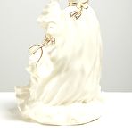 Second pic of La porcelaine GORE de Jessica Harrison, pour redécorer le buffet de mémé. | SHOCKYOU