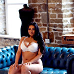 First pic of Foxy Lucina Juicy Nothing But Curves - Curvy Erotic