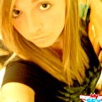 Third pic of My Sex GFs : Nude girl friend pics were made by her cell phone