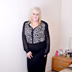 First pic of Chubby British housewife playing with herself
